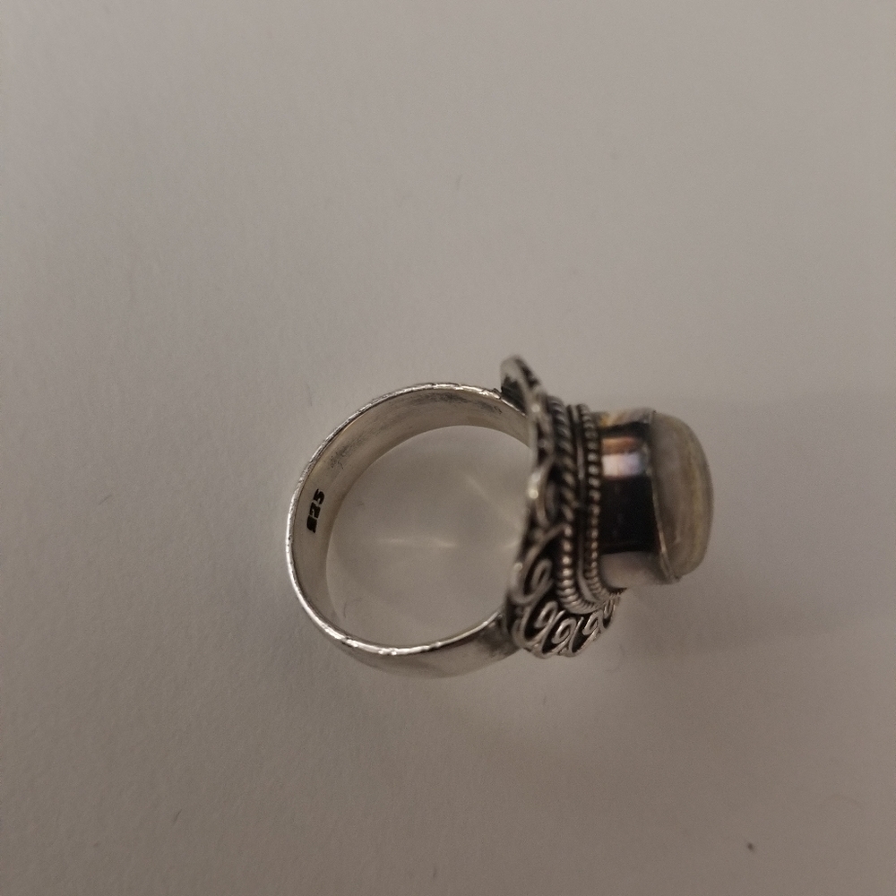 Beautiful Ring - image 4